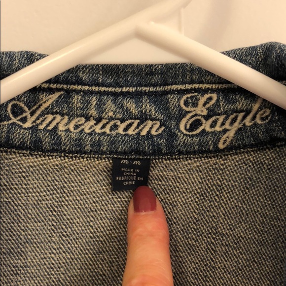 American Eagle Cropped & Distressed Jean Jacket - Picture 3 of 4